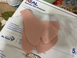 건강누리인터내셔날 닐 하이드로겔 스킨 프로텍터 골프패치 [1BOX=5매입] — 5점을 준 리뷰어가 2022년 7월 올린 사용 사진