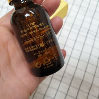 스킨큐어 산다화 비타민c 화이트닝 에센스 30ml — 5점을 준 리뷰어가 2023년 10월 올린 사용 사진