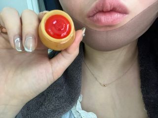 [후르디아] 올리브영 꿀과즙 립밤 2종 (블루베리/석류) — 5점을 준 리뷰어가 2022년 11월 올린 사용 사진