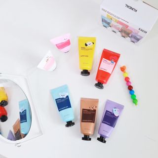 쿤달 BT21 시어버터 앤 마카다미아 퓨어 핸드크림 50ml 7구 기프트 세트 — 5점을 준 리뷰어가 2021년 3월 올린 사용 사진