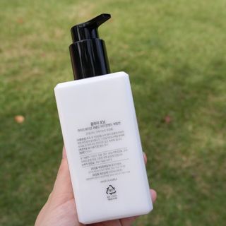줄라이 모닝 _ JULY MORNING 줄라이모닝 하이드레이팅 퍼퓸드 바디앤핸드 에멀젼 — 5점을 준 리뷰어가 2021년 9월 올린 사용 사진