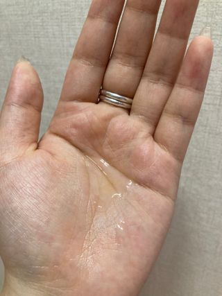 썸헤어 / SUMHAIR 썸헤어 실키 테라피 헤어 에센스 — 5점을 준 리뷰어가 2021년 6월 올린 사용 사진