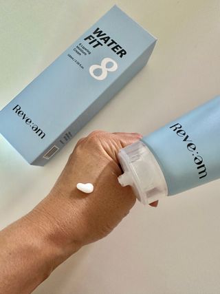 나우 [리브엠]피부 속부터 겹겹이, 촘촘하게! 워터핏8중 수분착붙 크림 — 5점을 준 리뷰어가 2025년 5월 올린 사용 사진