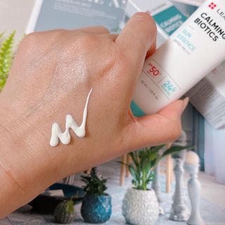 리더스코스메틱 리더스 카밍 바이오틱스 선 에센스 SPF 50+ PA++++ — 5점을 준 리뷰어가 2022년 5월 올린 사용 사진