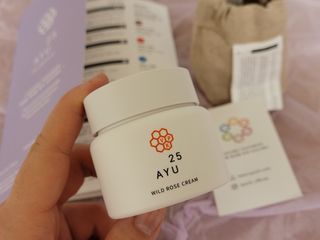 AYU25[아유트웬티파이브]다마스크로즈워터 베이스 천연 수분 촉촉 크림 — 5점을 준 리뷰어가 2021년 3월 올린 사용 사진