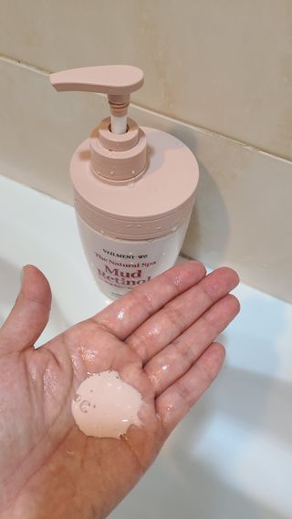 벨먼 내추럴 스파 머드레티놀 바디워시(그린로즈, 미드나잇 피오니) — 5점을 준 리뷰어가 2022년 6월 올린 사용 사진