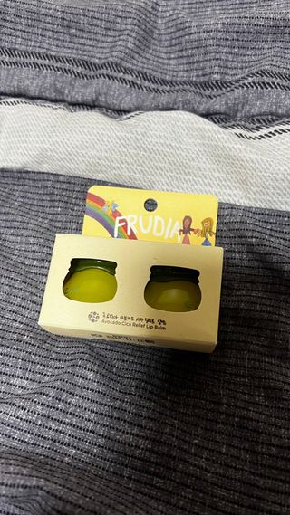 [후르디아] 유아부터 어른까지, 안심 아보카도 립밤 듀오 세트 — 5점을 준 리뷰어가 2024년 1월 올린 사용 사진
