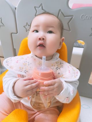 유비맘 샘방지 PPSU 빨대컵_컬러 랜덤 발송 — 5점을 준 리뷰어가 2020년 12월 올린 사용 사진