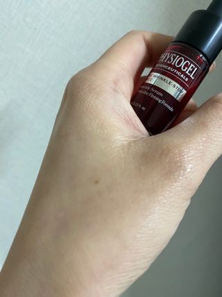 피지오겔 사이언수티컬즈 더 링클-스탑 백 앰플 세럼 — 5점을 준 리뷰어가 2022년 4월 올린 사용 사진