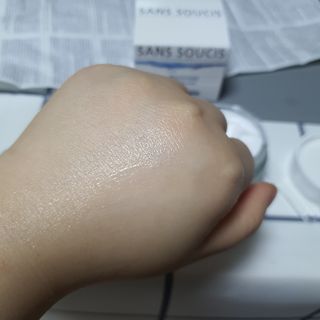 산수시 아쿠아 베네핏 24h 수부지 물광 속건조 수분크림 50ml — 5점을 준 리뷰어가 2021년 6월 올린 사용 사진