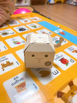 움직이는 종이로봇 - 로빗 로얄버전 움직이는 종이 로봇 - 로빗 — 5점을 준 리뷰어가 2021년 1월 올린 사용 사진