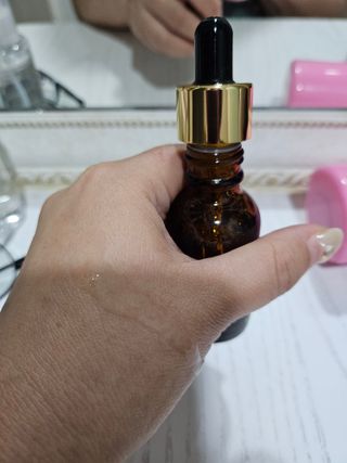 스킨큐어 산다화 비타민c 화이트닝 에센스 30ml — 5점을 준 리뷰어가 2023년 10월 올린 사용 사진
