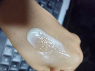 프리마인 선크림만 바꿨을 뿐인데 매일 물 2L챙겨먹고 기초케어 완벽하게 한 물빛피부 완성,셀라브UV프로텍터 — 5점을 준 리뷰어가 2023년 7월 올린 사용 사진