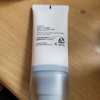 [스킨1004] 마다가스카르 센텔라 히알루-시카 워터핏 선세럼 50ml — 5점을 준 리뷰어가 2024년 5월 올린 사용 사진