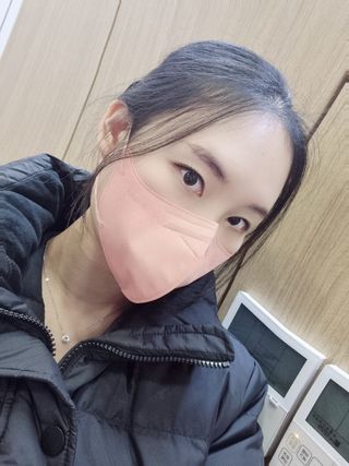애니가드 셋업마스크 4컬러 각 10매입 [크리미베이지, 캐시미어로즈, 초콜렛브라운, 미드나잇네이비] — 5점을 준 리뷰어가 2022년 2월 올린 사용 사진