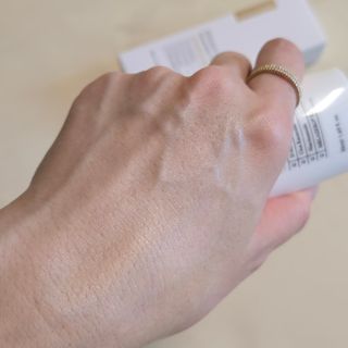 하이브리온 [쿠팡]멜라제로 시카엑소좀 크림 50ml PDRN 줄기세포 주름 미백기능성 피부과 병원입점, 1개, 50g — 5점을 준 리뷰어가 2025년 7월 올린 사용 사진