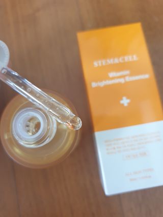 체르엠 스템앤셀 비타민 브라이트닝 에센스 30ml 1개 — 4.5점을 준 리뷰어가 2022년 4월 올린 사용 사진