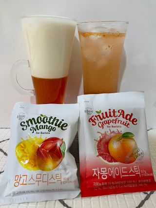 [복음자리] 바리스타 패키지 2종 랜덤발송 (딸기스무디 스틱+샤인머스캣에이드 or 망고스무디+자몽에이드) — 3.5점을 준 리뷰어가 2022년 6월 올린 사용 사진