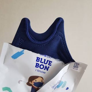 [블루 본 아이노우] 유아용 컬러마스크 40 PCS SET 2중 택 1 — 5점을 준 리뷰어가 2021년 4월 올린 사용 사진