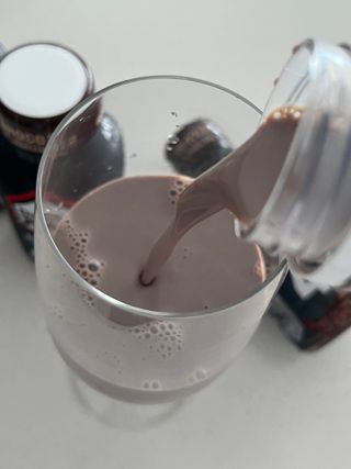 닥터유 프로 단백질 드링크 40g 초코 닥터유 프로 단백질드링크 40g 초코 — 5점을 준 리뷰어가 2024년 8월 올린 사용 사진