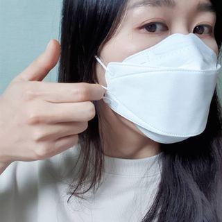 에버그린 순면 끈조절 KF94 마스크 - 화이트 30매 — 5점을 준 리뷰어가 2021년 4월 올린 사용 사진