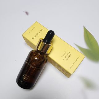 스킨큐어 산다화 비타민c 화이트닝 에센스 30ml — 5점을 준 리뷰어가 2023년 8월 올린 사용 사진