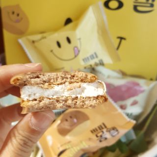 롯데제과 쁘띠몽쉘 마롱몽블랑 — 4.5점을 준 리뷰어가 2021년 10월 올린 사용 사진