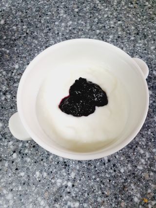 떠먹는불가리스 마이플레인 요거트 435g 6개입 — 5점을 준 리뷰어가 2021년 3월 올린 사용 사진