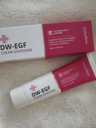 이지듀 DW-EGF 크림 다이브좀_콜라겐이 쏙쏙, 탄력피부로 다이빙 — 5점을 준 리뷰어가 2021년 2월 올린 사용 사진