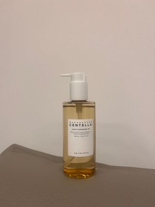 스킨1004 [SKIN1004] 마다가스카르 센텔라 라이트 클렌징 오일 200ml — 5점을 준 리뷰어가 2024년 7월 올린 사용 사진