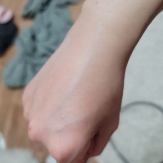 이엔코스 알부틴 알파 화이트닝크림 — 5점을 준 리뷰어가 2021년 4월 올린 사용 사진