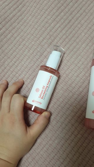 아이앤립 / EYENLIP 아이앤립 연어오일 리바이탈라이징 토너+앰플+크림 3종 세트 — 5점을 준 리뷰어가 2021년 6월 올린 사용 사진