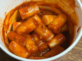 나우  [요리궁리] B타입 ( 매콤, 치즈, 매콤까르보 ) 꽃떡볶이 6개입 세트 — 4.5점을 준 리뷰어가 2025년 3월 올린 사용 사진