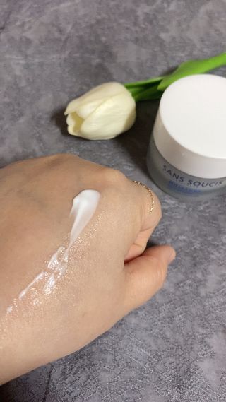 산수시 아쿠아 베네핏 24h 수부지 물광 속건조 수분크림 50ml — 5점을 준 리뷰어가 2021년 6월 올린 사용 사진