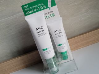 [AHC] 세이프온 에센스 선크림 올리브영 스페셜 증정 기획세트 — 5점을 준 리뷰어가 2022년 6월 올린 사용 사진
