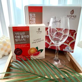 자연에온 핑크 자몽 착즙 100mL 10개입 1BOX +가 득담은 자몽 콜라겐 젤리스틱 1BOX — 5점을 준 리뷰어가 2021년 6월 올린 사용 사진
