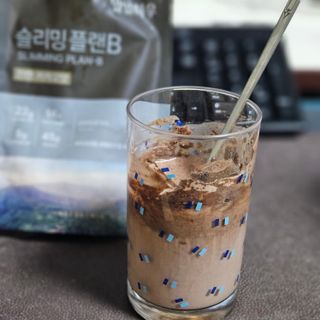 일일하우 슬리밍 플랜B 고소한 귀리맛, 진한 카카오맛 (체중조절식) — 4.5점을 준 리뷰어가 2023년 7월 올린 사용 사진