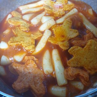 빨간키트 떡볶이 밀키트 2~3인분 매운맛 국물 떡볶이 만들기 쉬운 황금 레시피 분말 소스로 간편한 요리 — 5점을 준 리뷰어가 2021년 10월 올린 사용 사진
