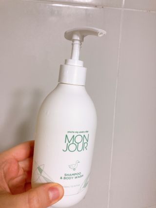 토박스코리아 몽쥬르 유아 샴푸앤워시 300ml — 5점을 준 리뷰어가 2021년 5월 올린 사용 사진