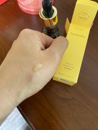 스킨큐어 산다화 비타민c 화이트닝 에센스 30ml — 5점을 준 리뷰어가 2023년 7월 올린 사용 사진