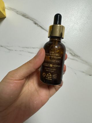 스킨큐어 산다화 비타민c 화이트닝 에센스 30ml — 5점을 준 리뷰어가 2024년 1월 올린 사용 사진