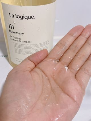 라로지크 X4 스케일링 퍼퓸 샴푸 1,000mℓ — 5점을 준 리뷰어가 2021년 12월 올린 사용 사진