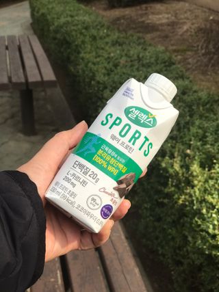 셀렉스스포츠 셀렉스 스포츠 웨이 프로틴 초콜릿 _ 330ml x 12팩 — 5점을 준 리뷰어가 2021년 3월 올린 사용 사진