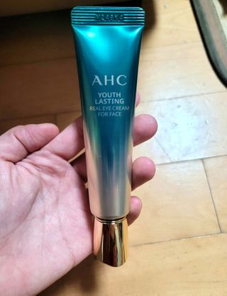 [NEW 탄력유턴 아이크림] AHC 유스 래스팅 리얼 아이크림 포 페이스 — 5점을 준 리뷰어가 2021년 2월 올린 사용 사진
