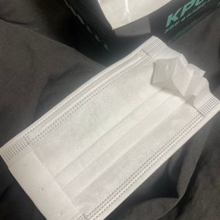 케이퓨리 KF80 덴탈 귀편한 숨쉬기편한 마스크 50매 — 5점을 준 리뷰어가 2022년 10월 올린 사용 사진