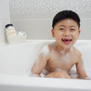 버블데이 아로마/과일 거품 입욕제 — 5점을 준 리뷰어가 2021년 7월 올린 사용 사진