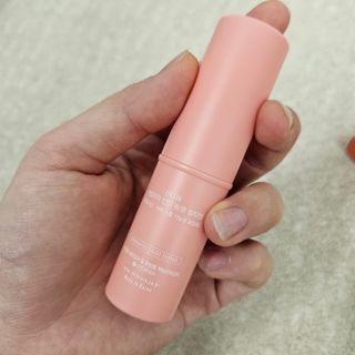 스킨큐어 산다화 카멜리아 안티 링클 멀티밤 — 5점을 준 리뷰어가 2023년 10월 올린 사용 사진