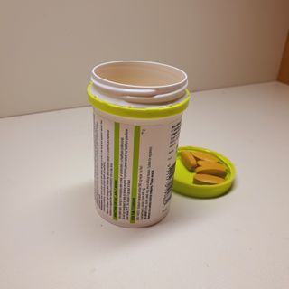 Swisse 스위스 고함량 밀크씨슬 35,000mg 60정 — 5점을 준 리뷰어가 2021년 11월 올린 사용 사진