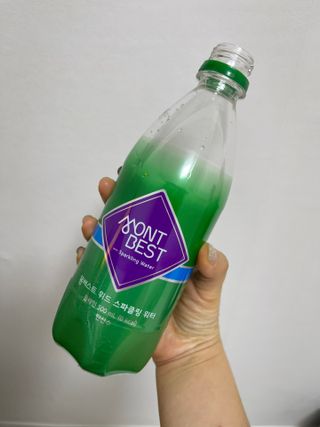 몽베스트 Montbest with Sparkling water Plain 20병 — 5점을 준 리뷰어가 2021년 11월 올린 사용 사진
