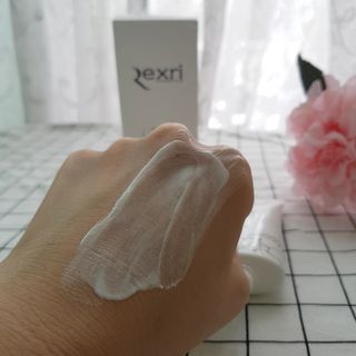 렉스리 데일리 톤업 크림 Rexri Daily Tone Up Cream — 5점을 준 리뷰어가 2022년 9월 올린 사용 사진